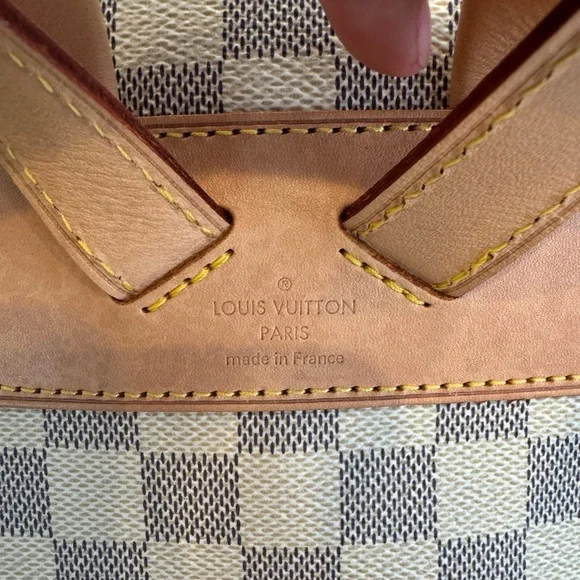 Louis Vuitton backpack, white with pink inside - Picture 5 of 5